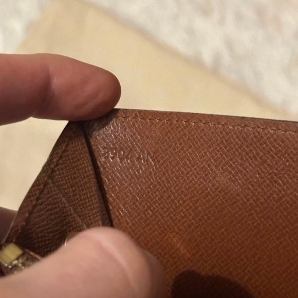 Louis Vuitton monogram wallet crossbody - Picture 6 of 6